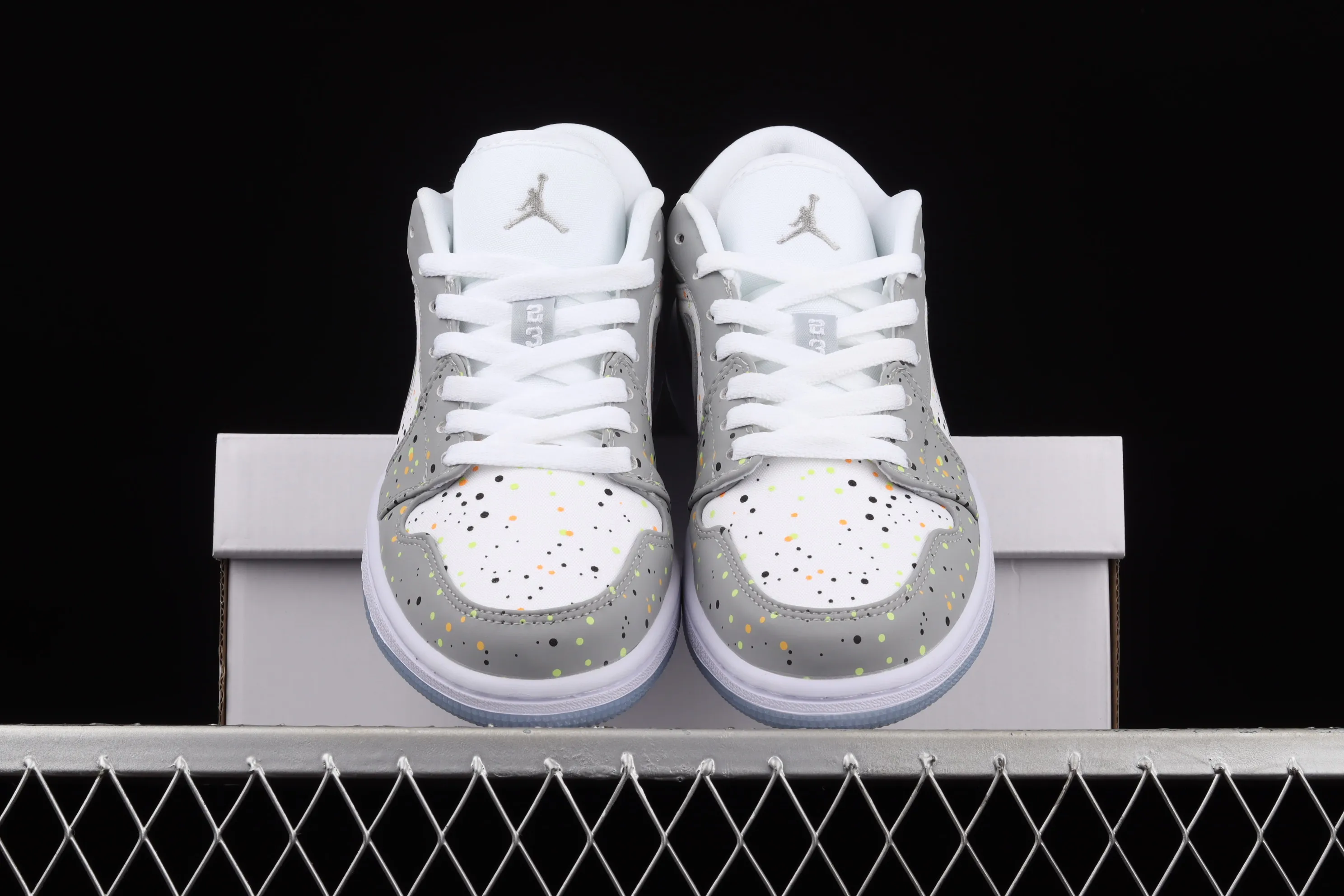 All categories Air Jordan Jordan series basketball shoes Air Jordan 1 Low Air Jordan 1 Low AJ1 Joe 1 inkjet white gray low-top cultural basketball shoes DC0774-001